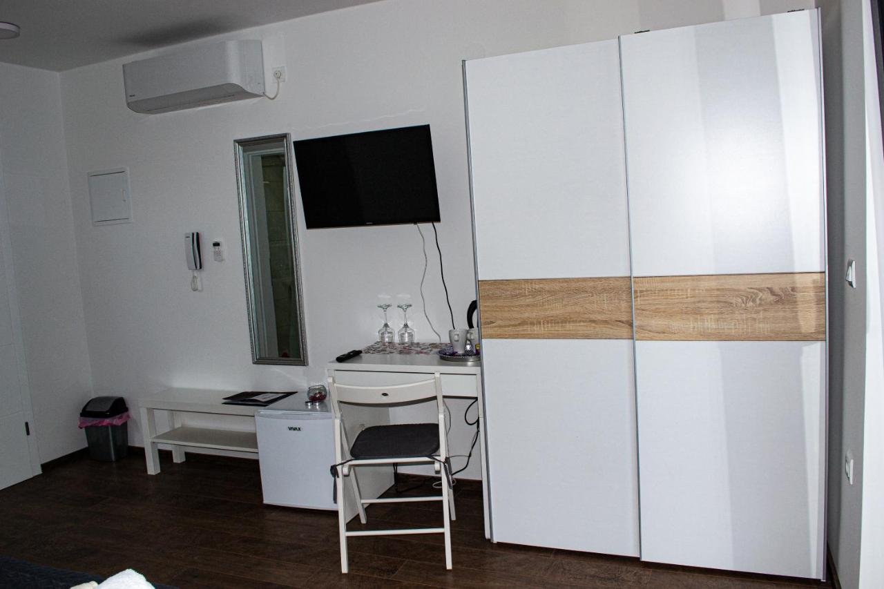 Kraljeva Hiza - I Sobe Kralj Apartment